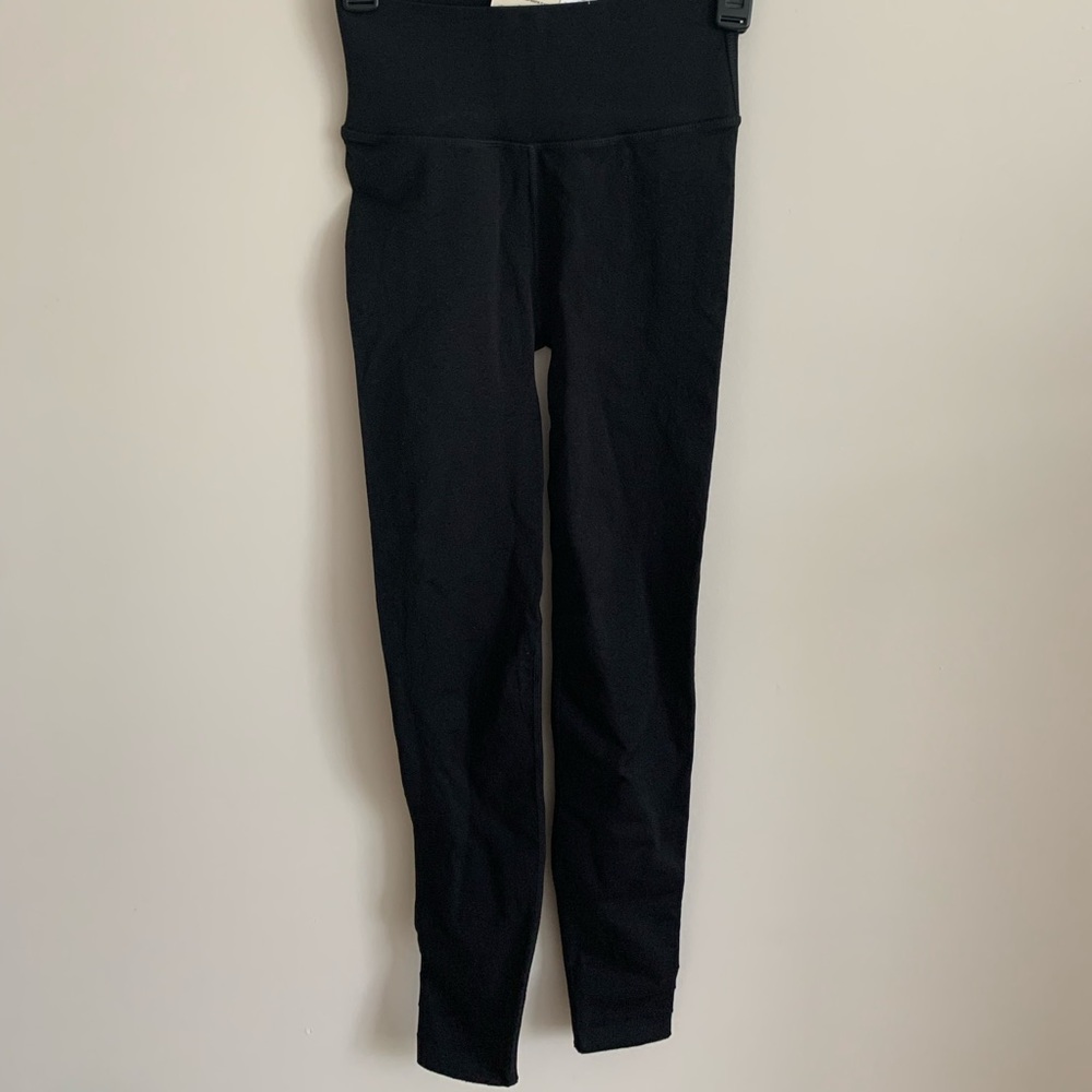 Fabletics High-Waisted Sculptknit legging